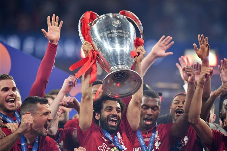 محمد صلاح يرفع كأس دوري ابطال اوروبا محمد صلاح يرفع كأس دوري ابطال اوروبا